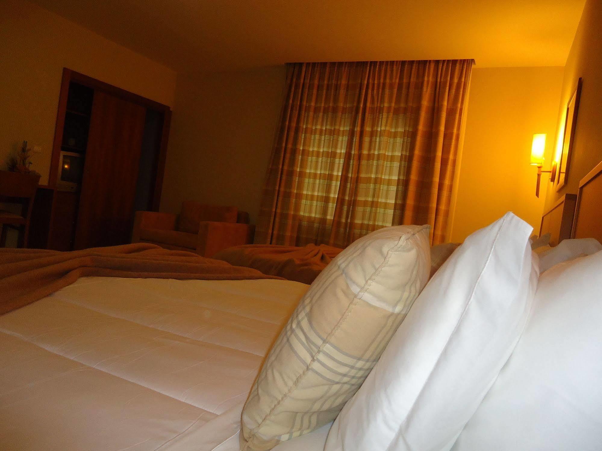 Hotel Pombeira Гуарда Екстериор снимка