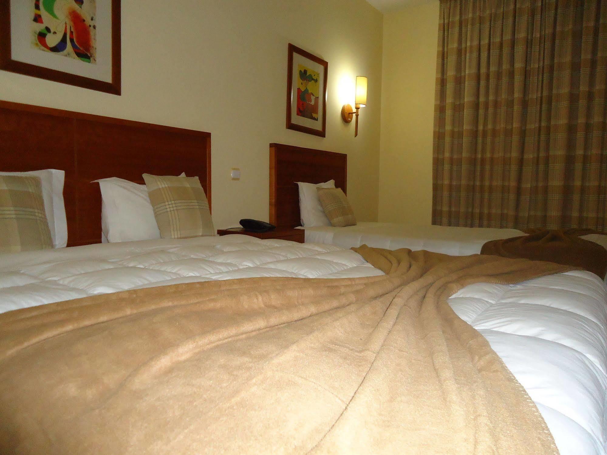 Hotel Pombeira Гуарда Екстериор снимка